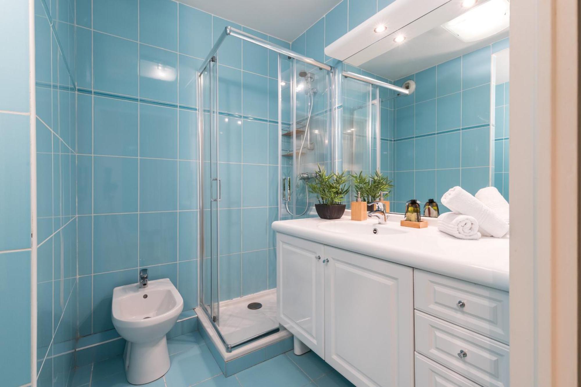 Nice 1 Bedroom Downtown Carre D'Or With Garage Екстериор снимка