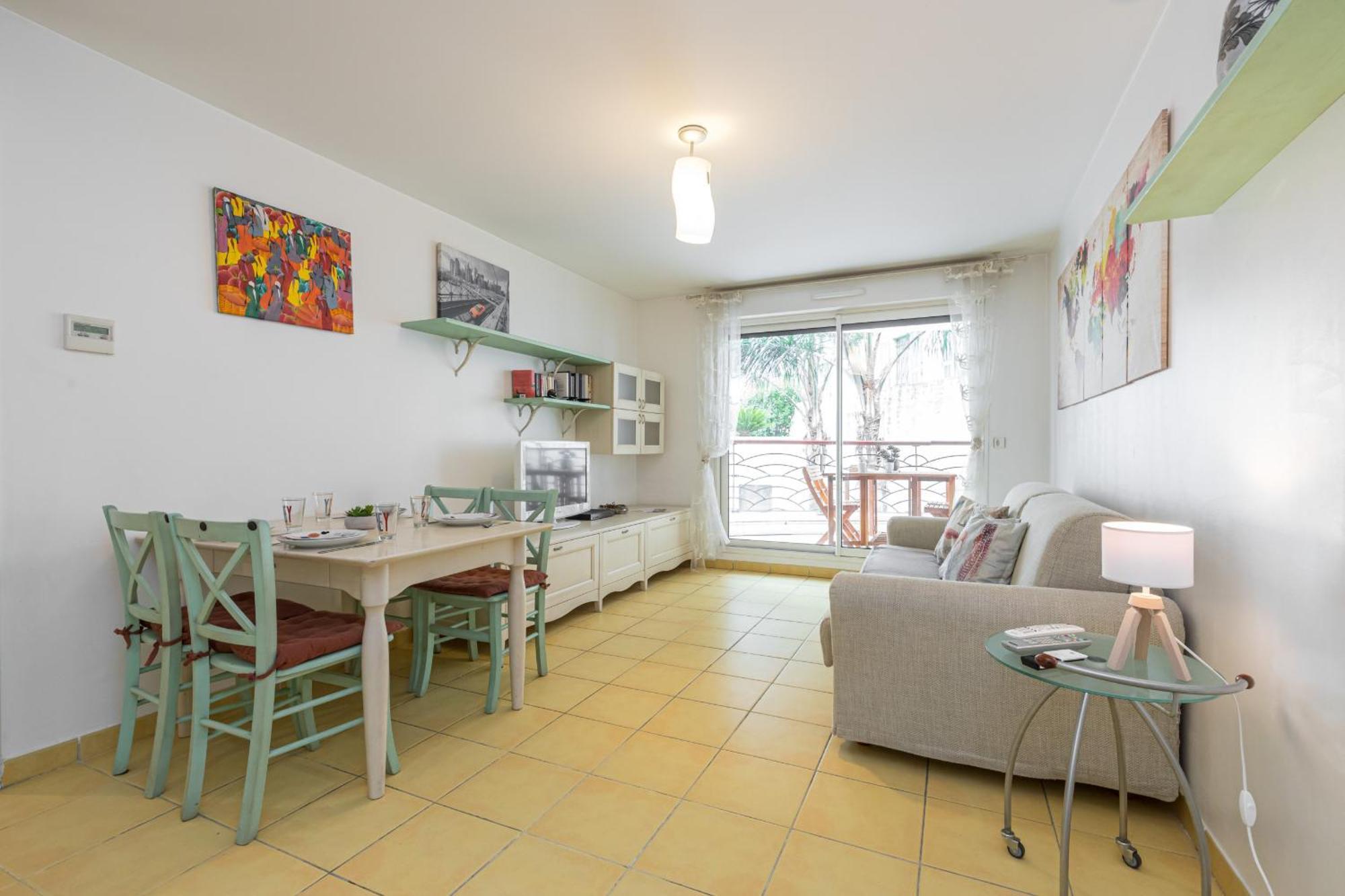Nice 1 Bedroom Downtown Carre D'Or With Garage Екстериор снимка