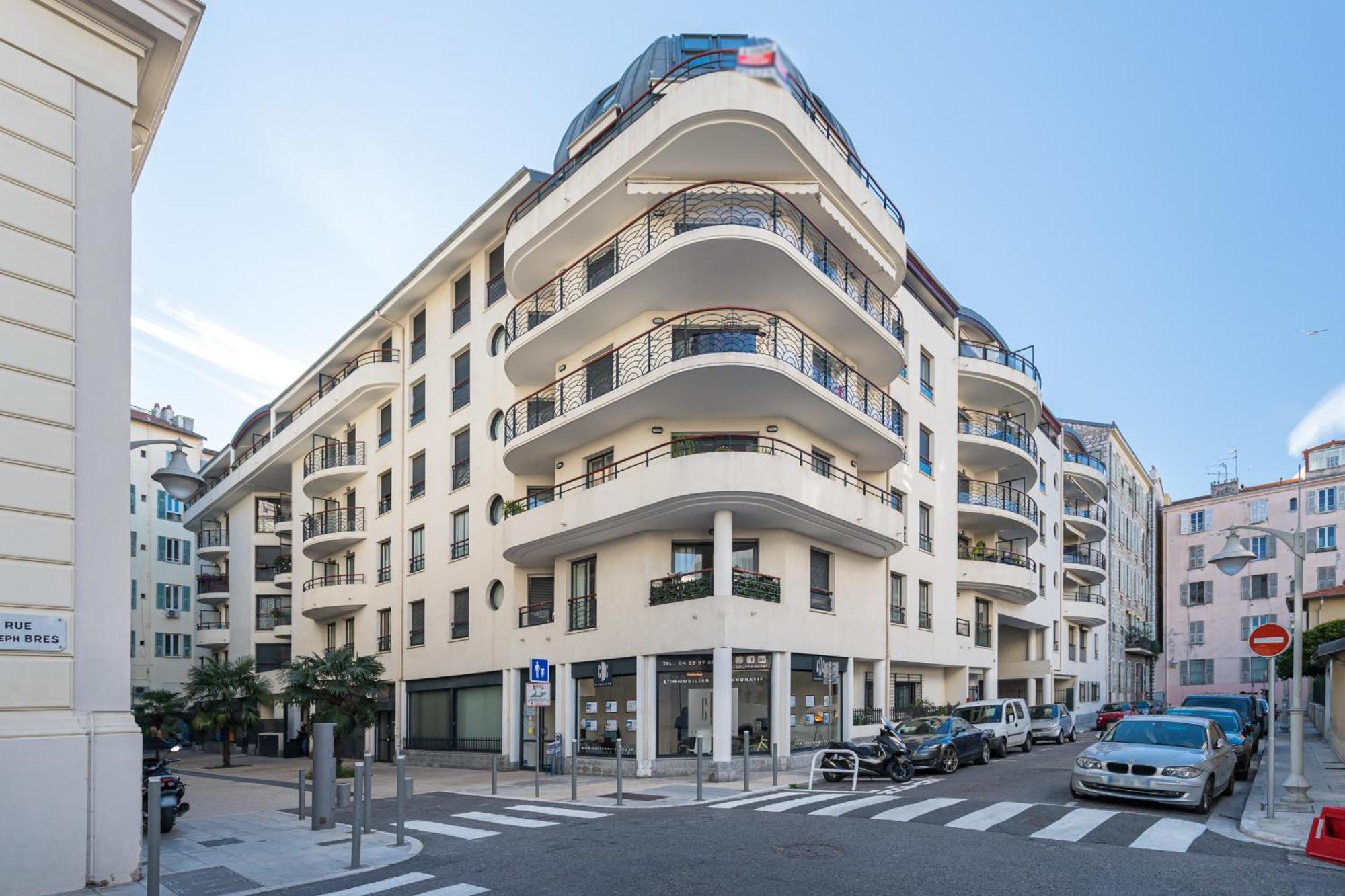 Nice 1 Bedroom Downtown Carre D'Or With Garage Екстериор снимка